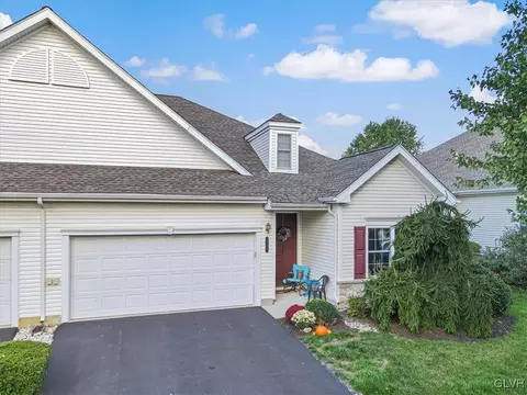 2721 E Terrwood Dr, Macungie Twp, PA 18062