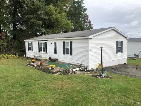 192 Haddon Dr, Macungie, PA 18062