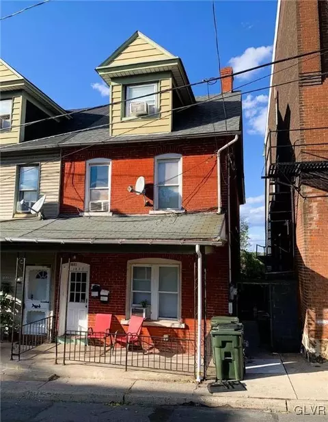 1037 Mechanic St, Bethlehem, PA 18015