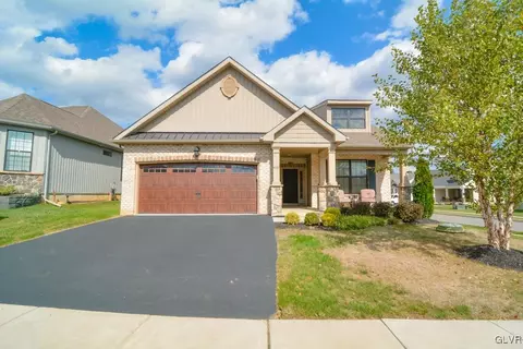 4097 Eveningstar Rd, Emmaus, PA 18049