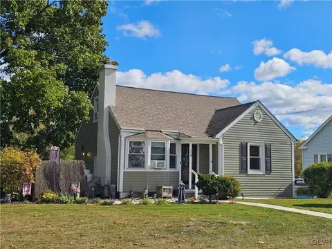 210 Easton Rd, Riegelsville, PA 18077