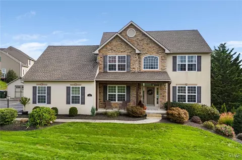 5521 Sunset Dr, Schnecksville, PA 18078