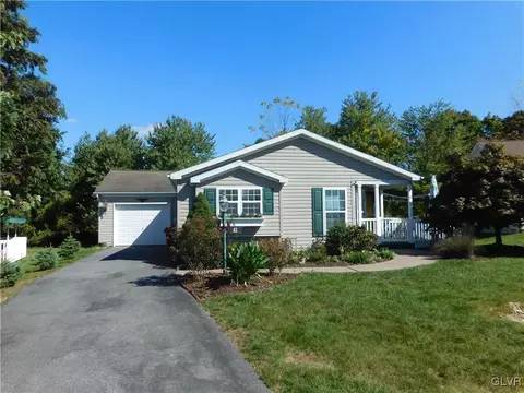 41 Abbey Rd, Forks Twp, PA 18040