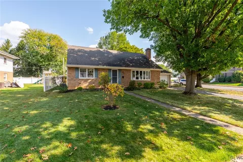 427 Barrett Rd, Emmaus, PA 18049