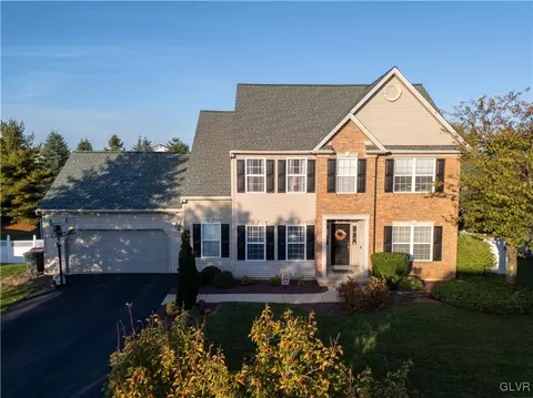2655 Halleck Dr, Whitehall, PA 18052