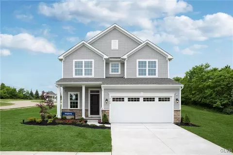 1356 Woodmont Ln, Catasauqua, PA 18032