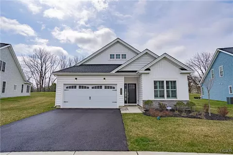 3899 Victors Way, Easton, PA 18045