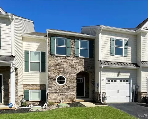 167 Maureen Ln #49-24, Allentown, PA 18104
