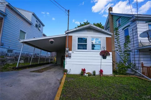 204 Carbon St, Lehighton Borough, PA 18235