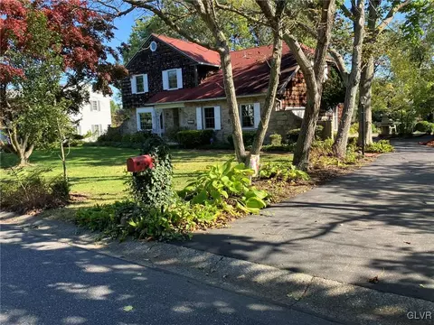 4290 Wellesley Rd, Bethlehem, PA 18017