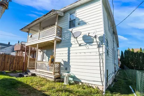 416 Carleton Ave, Hazleton, PA 18201 photo 3