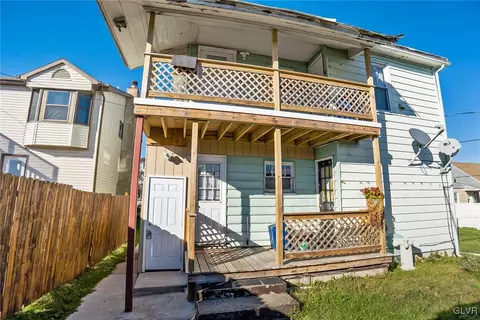 416 Carleton Ave, Hazleton, PA 18201 photo 2