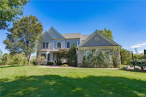 1779 Pembrooke Dr, Macungie, PA 18062