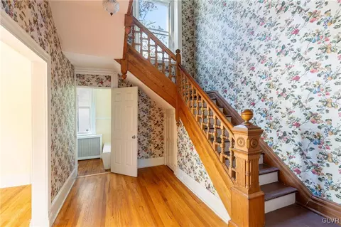 215 E Wall St, Bethlehem, PA 18018 photo 7