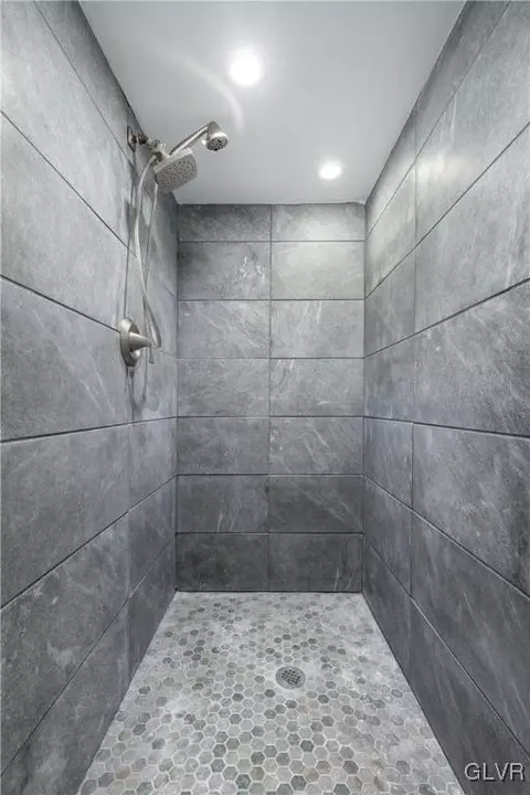 215 E Wall St, Bethlehem, PA 18018 photo 31