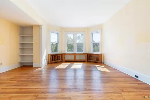 215 E Wall St, Bethlehem, PA 18018 photo 6