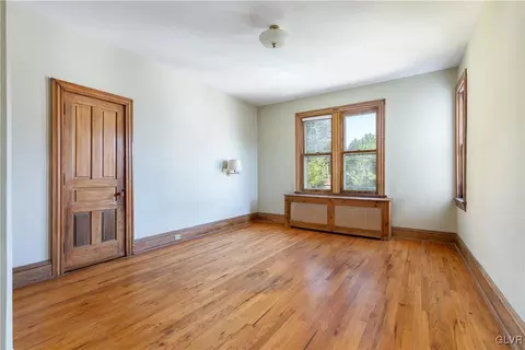 215 E Wall St, Bethlehem, PA 18018 photo 21