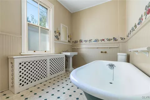 215 E Wall St, Bethlehem, PA 18018 photo 22