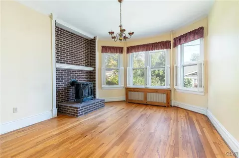215 E Wall St, Bethlehem, PA 18018 photo 11
