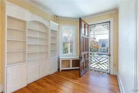 215 E Wall St, Bethlehem, PA 18018 photo 4