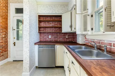 215 E Wall St, Bethlehem, PA 18018 photo 15