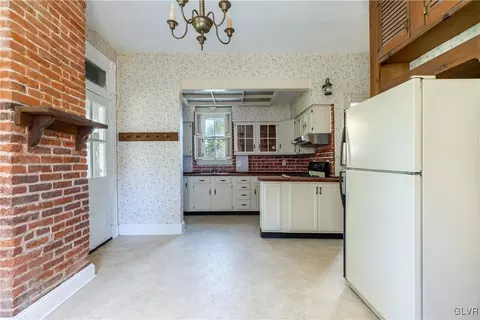 215 E Wall St, Bethlehem, PA 18018 photo 13