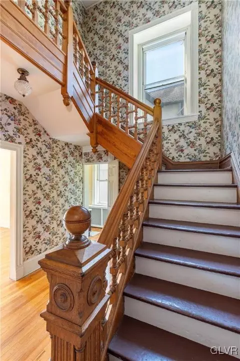 215 E Wall St, Bethlehem, PA 18018 photo 10
