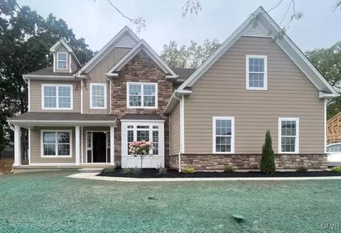 2668 Hollow View Dr #5, Forks Twp, PA 18040