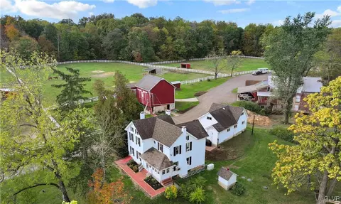1261 Church Rd, Pen Argyl, PA 18072