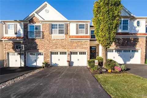 3636 Lenape Ln, Emmaus, PA 18049