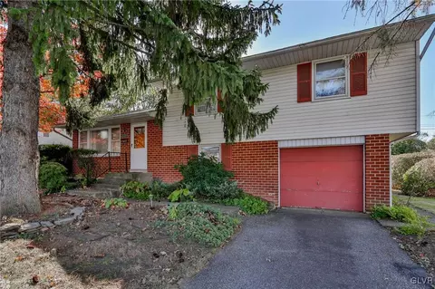 1959 Collingswood Dr, Bethlehem, PA 18018