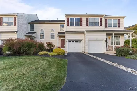 1119 Tudor Dr, Breinigsville, PA 18031