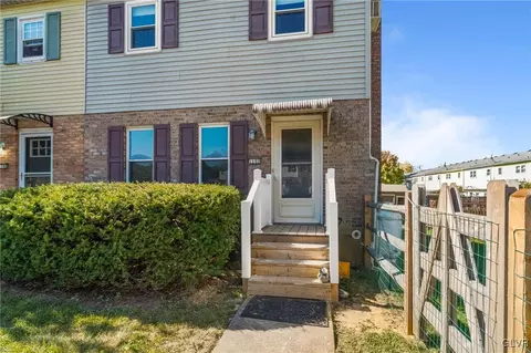 1192 Tee Ct, Wescosville, PA 18106