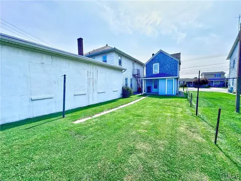 427 E Main St, Bath, PA 18014 photo 5