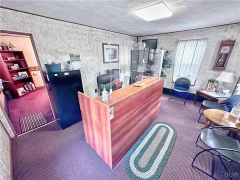 427 E Main St, Bath, PA 18014 photo 14