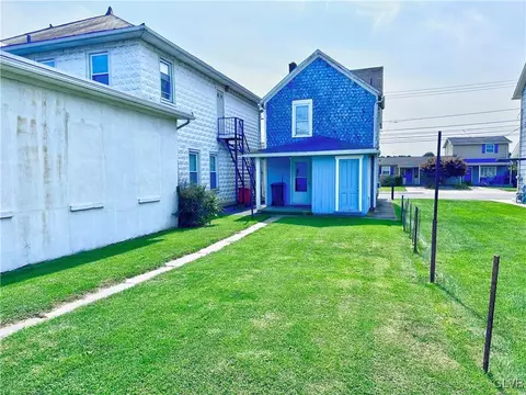 427 E Main St, Bath, PA 18014 photo 6