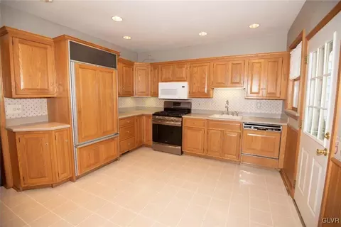 436 E Locust St, Bethlehem, PA 18018 photo 15