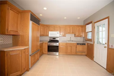 436 E Locust St, Bethlehem, PA 18018 photo 14