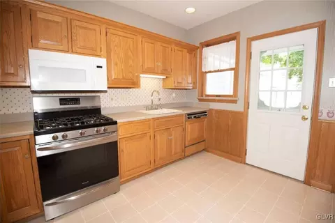 436 E Locust St, Bethlehem, PA 18018 photo 16