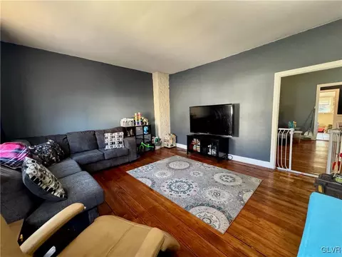 126 E North St, Bethlehem, PA 18018 photo 5