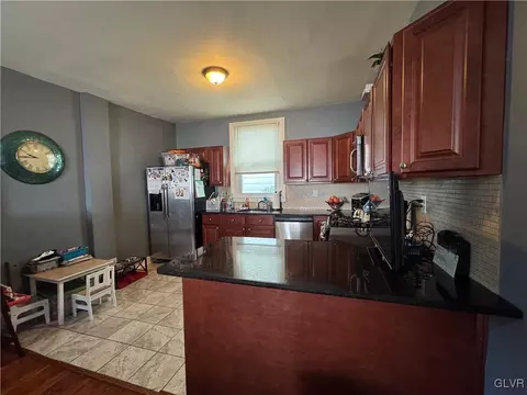126 E North St, Bethlehem, PA 18018 photo 7