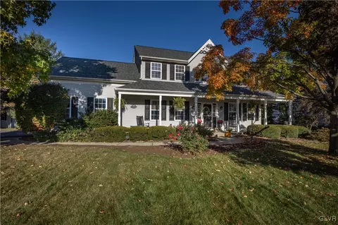 5565 Karen Dr, Bethlehem, PA 18017