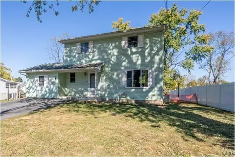 1112 Wayne St, Palmer Township, PA 18045