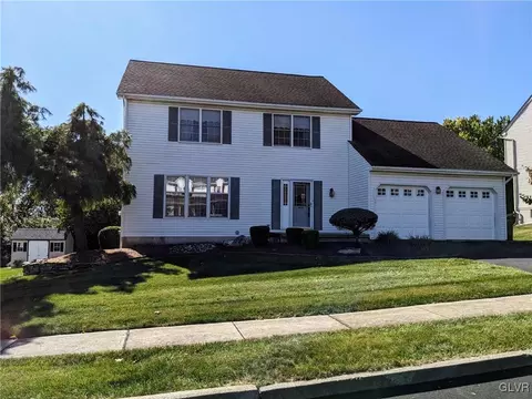 4422 Ammon Way, Whitehall, PA 18052