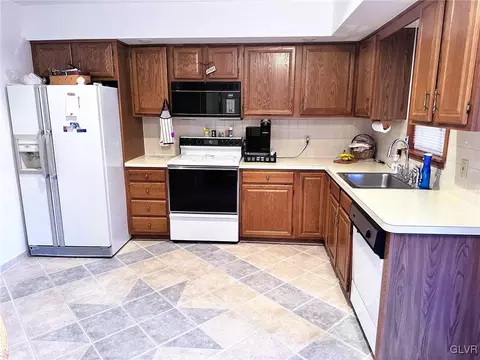 822 Spring St, Bethlehem, PA 18018 photo 4