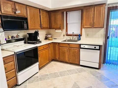 822 Spring St, Bethlehem, PA 18018 photo 6