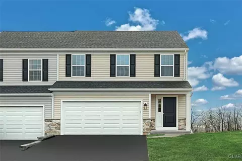 3238 Eisenhower Dr #131, Northampton, PA 18067