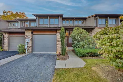 1744 Facon Dr #L, Bethlehem, PA 18017