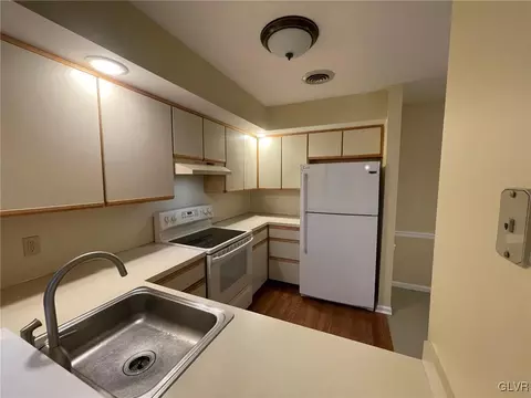 4618 Cheryl Dr, Bethlehem, PA 18017 photo 8