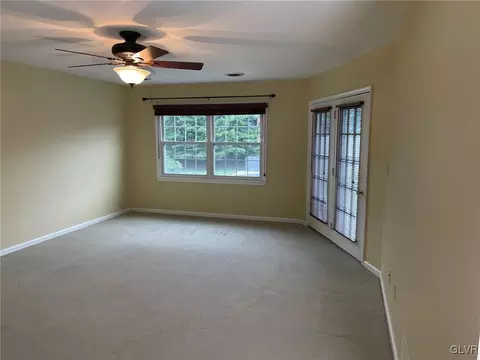 4618 Cheryl Dr, Bethlehem, PA 18017 photo 3